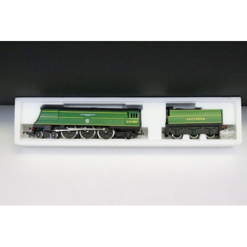 63 - Six boxed Hornby OO gauge locomotives to include R583 SR 4-4-0 Loco Schools Class Shrewsbury, R374 S... 