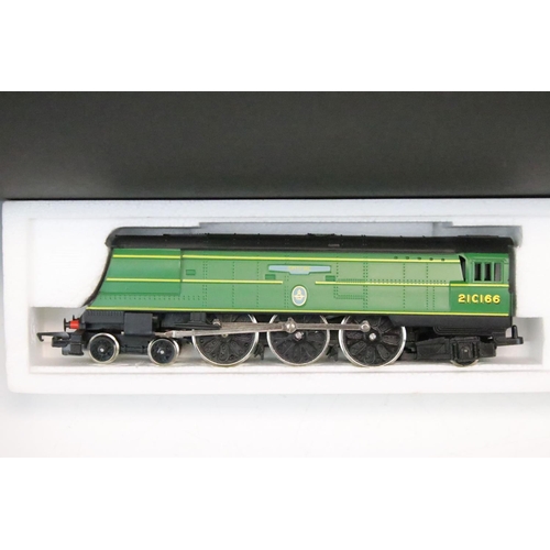 63 - Six boxed Hornby OO gauge locomotives to include R583 SR 4-4-0 Loco Schools Class Shrewsbury, R374 S... 