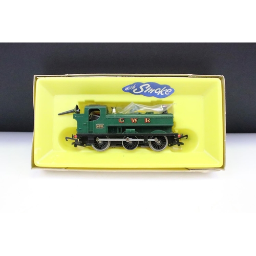 69 - Three boxed Triang / Hornby OO gauge locomotives to include R051 GWR 0-6-0 PT, R152 0-6-0 Diesel Shu... 