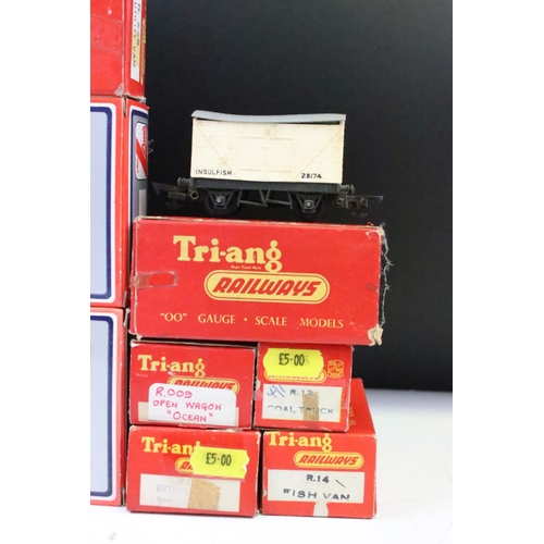 72 - 10 Boxed OO gauge items of rolling stock to include 7 x Triang, 2 x Lima and 1 x Playcraft plus 6 x ... 