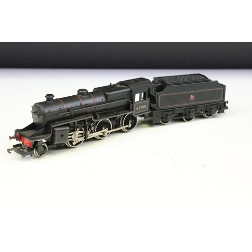 76 - Four Lima OO gauge locomotives to include a boxed King George V, 2 x unboxed George V and a 42700 BR... 