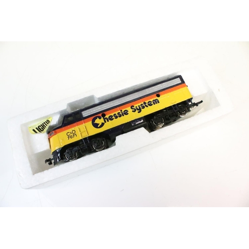 82 - Three boxed Bachmann 5 HO gauge items to include 61600 EMD F9 Diesel Loco & Caboose Set, 46214 Duel ... 