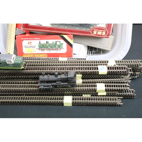 90 - Quantity of OO gauge model railway to include various track, locomotives, spares & repairs, building... 