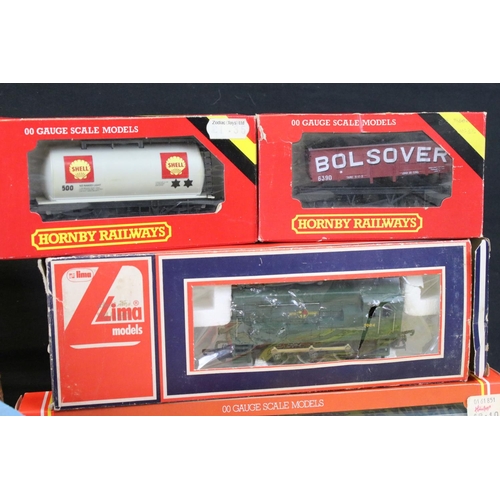 91A - Group of OO gauge model railway to include boxed Lima 0-6-0 3004 BR locomotive, boxed Hornby R432 BR... 