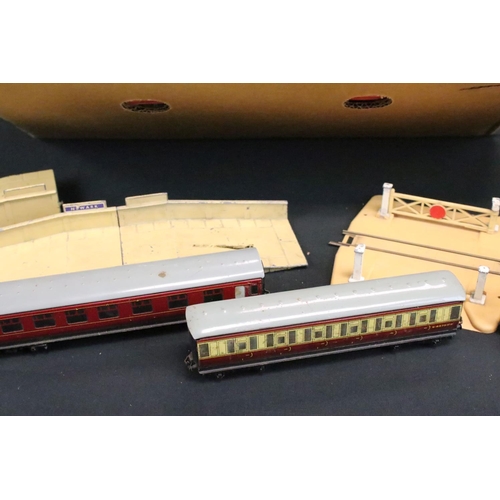 93 - Quantity of Hornby Dublo model railway to include boxed Set 2016 0-6-2 Tank Goods Train containing l... 