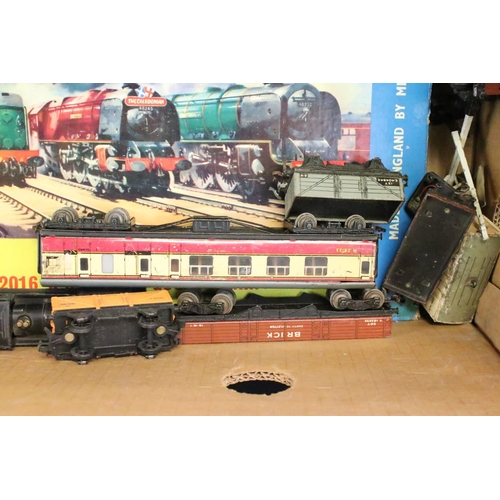 93 - Quantity of Hornby Dublo model railway to include boxed Set 2016 0-6-2 Tank Goods Train containing l... 