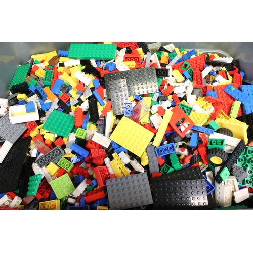 384 - Lego - A large quantity of various Lego bricks and accessories, featuring mini figures (including Ha... 