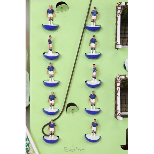 406 - Subbuteo - Collection of accessories to include 3 x boxed sets (contents incomplete) featuring 2 x C... 