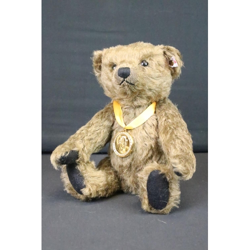 205 - Steiff - Two Boxed Steiff Danbury Mint ltd edn teddy bears to include 690846 Victoria - The Penny Bl... 