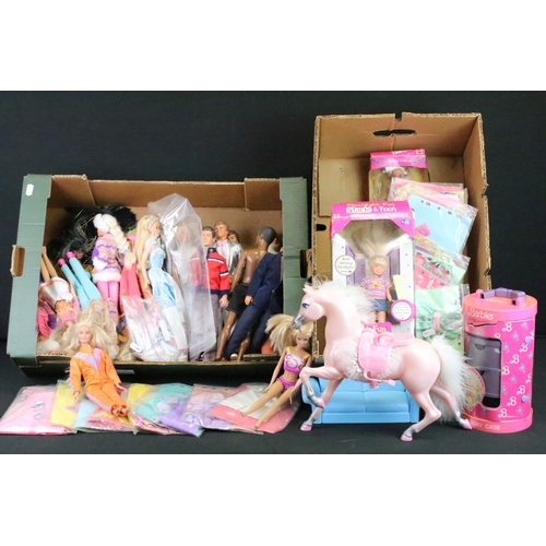 217 - Assorted Mattel Barbie and Ken dolls, loose with accessories and clothes to include 8 x Ken dolls, 9... 