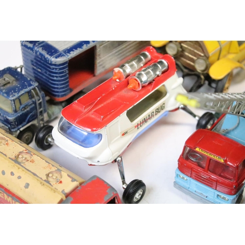 1463 - Collection of mid 20th C onwards play worn diecast models to include Corgi, Dinky, Matchbox etc feat... 