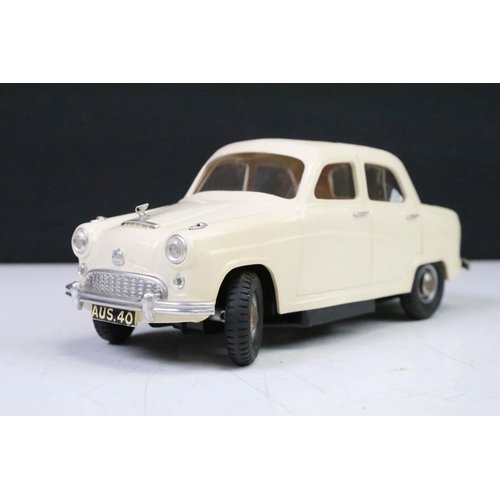 437 - Boxed Victory Models Austin A 40/50 Cambridge battery operated scale model, in Ivory colourway. (Mod... 