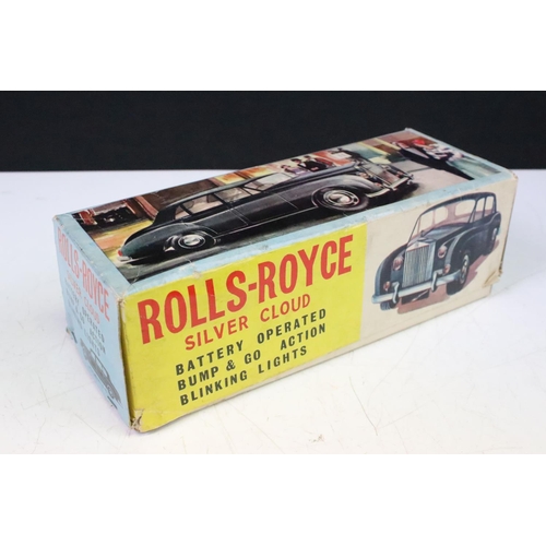 450 - Boxed CN Toys Rolls Royce Silver Cloud 'Bump & Go' battery operated model, no. 10001 (model gd with ... 