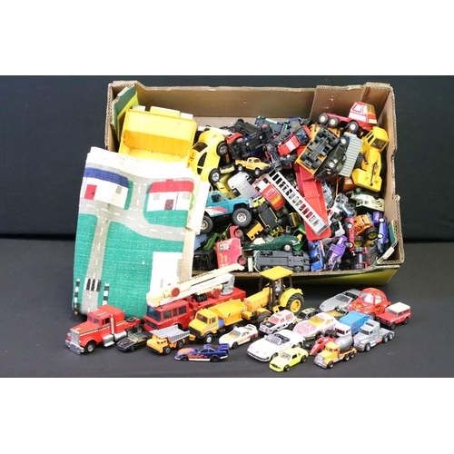 1271 - Collection of play worn diecast models to include Matchbox, Mattel Hot Wheels, Corgi etc