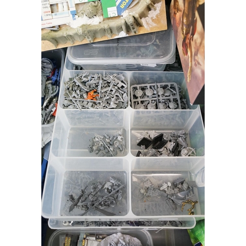 320 - Games Workshop / Fantasy Gaming - Quantity of figures, accessories and scenery to include plastic an... 