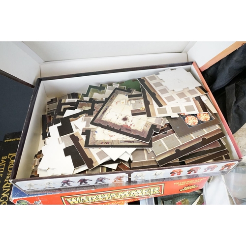 321 - Games Workshop / Fantasy Gaming - Quantity of accessories, scenery and ephemera to include plastic f... 