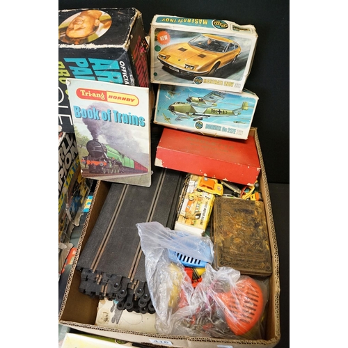 416 - Collection of mixed boxed and unboxed toys and games to include boxed Scalextric Formula 1, boxed Sc... 