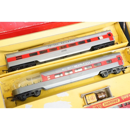 79A - Boxed Triang OO gauge RS13 electric train set, appearing complete within tatty box, plus a boxed Hor... 