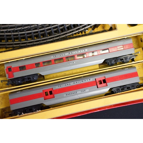 79A - Boxed Triang OO gauge RS13 electric train set, appearing complete within tatty box, plus a boxed Hor... 