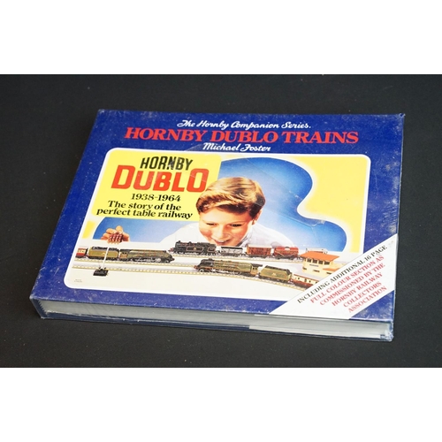 79A - Boxed Triang OO gauge RS13 electric train set, appearing complete within tatty box, plus a boxed Hor... 