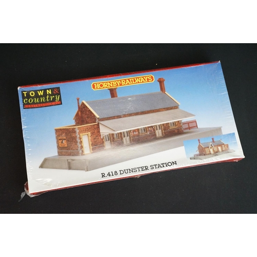 79A - Boxed Triang OO gauge RS13 electric train set, appearing complete within tatty box, plus a boxed Hor... 