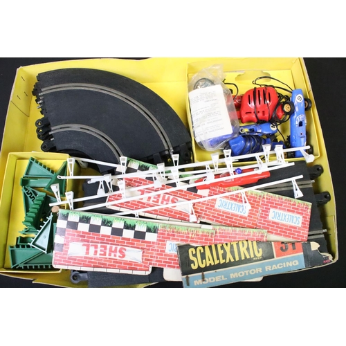 411 - Collection of Triang Scalextric to include boxed HP2 Trackside Accessory Pack, Pit Stop Set, boxed S... 