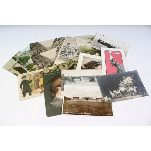 450 - Collection of early to mid 20th century postcards to include black & white and colour examples, feat... 