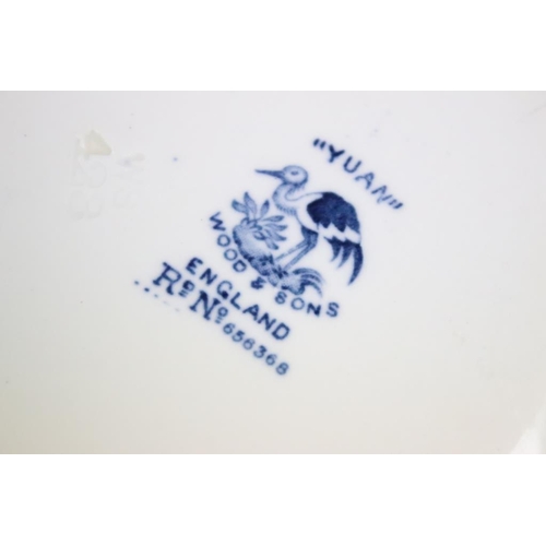 25 - Wood & Sons Yuan pattern blue and white dinner service to include 5 graduating platters, side plates... 