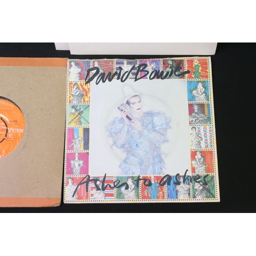 707 - Vinyl - Over 150 1970’s and 1980’s Rock and Pop 7” singles to include: David Bowie x 4, The Who, Der... 