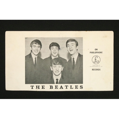 922 - Memorabilia - Full set of The Beatles autographs clearly signed to rear of a promotional postcard ci... 