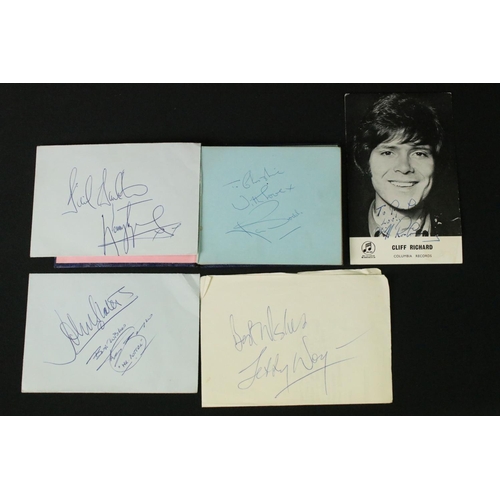 924 - Memorabilia - Autograph book containing various signatures to include Paul McCartney (dedicated 'To ... 