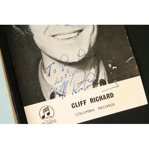 924 - Memorabilia - Autograph book containing various signatures to include Paul McCartney (dedicated 'To ... 