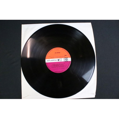 379 - Vinyl - Led Zeppelin self titled LP on Atlantic Records 588171. UK pressing, plum Atlantic labels, 7... 