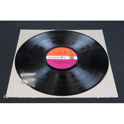 616 - Vinyl - 2 Led Zeppelin UK pressing LPs to include III (2401002 on label 240 1002 on sleeve), plum At... 