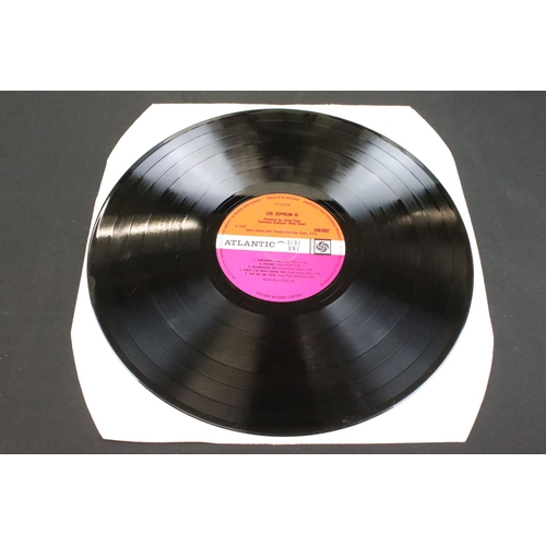 616 - Vinyl - 2 Led Zeppelin UK pressing LPs to include III (2401002 on label 240 1002 on sleeve), plum At... 