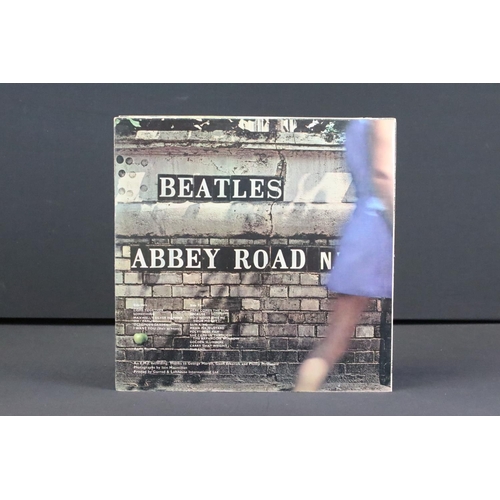 617 - Vinyl - 3 copies of The Beatles Abbey Road including one with misaligned apple with black inner (Vg+... 