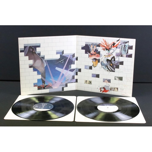 474 - Vinyl - Pink Floyd The Wall on Harvest SHDW 4111/2, matrices A-2U / B-3U and A-3U / B-3U, inners hea... 