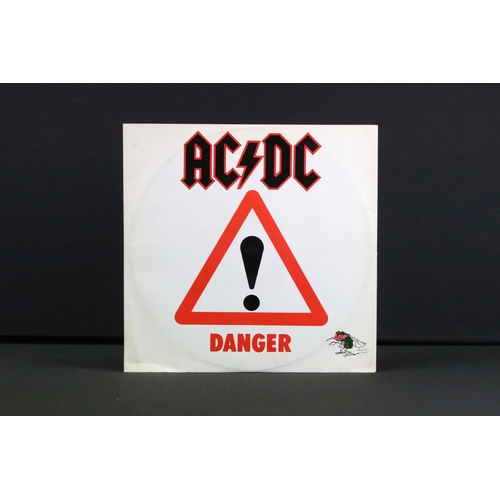 522 - Vinyl - 4 AC/DC albums and 3 12” singles, including rarities, to include: TNT (Original New Zealand ... 