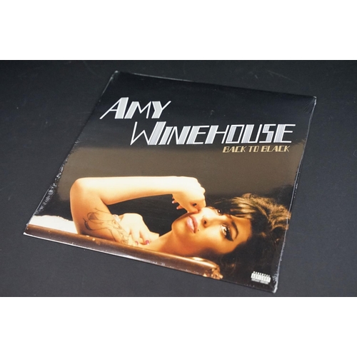 677 - Vinyl - Amy Winehouse Back To Back LP 2006 US pressing sealed, along with Love Is A Losing Game 12