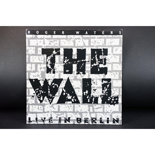 692 - Vinyl - 3 Roger Waters LPs to include The Wall Live In Berlin, The Wall Soundtrack (triple), The Bod... 