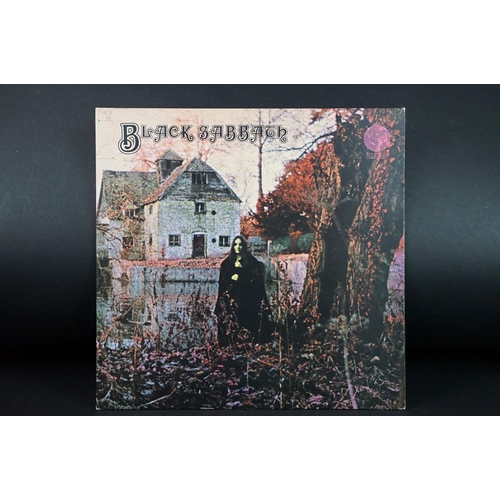 571 - Vinyl - Black Sabbath self titled on Vertigo (VO6) small swirl label, Dunbar credit for Warning, swi... 