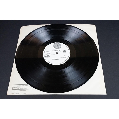 571 - Vinyl - Black Sabbath self titled on Vertigo (VO6) small swirl label, Dunbar credit for Warning, swi... 