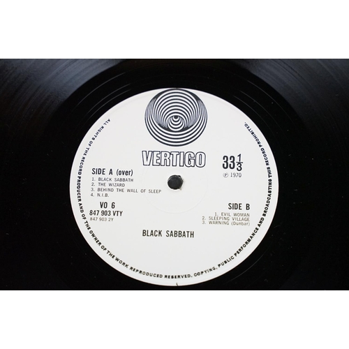 571 - Vinyl - Black Sabbath self titled on Vertigo (VO6) small swirl label, Dunbar credit for Warning, swi... 