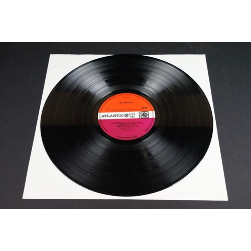 58 - Vinyl - Led Zeppelin II on Atlantic 588198.  Plum Atlantic labels with 'wreck' misprint, A2/B2 matri... 