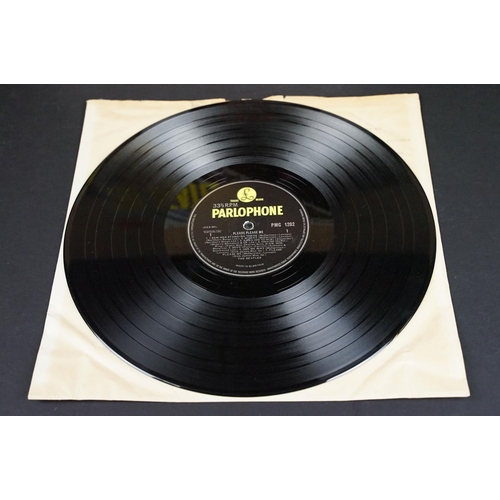 580 - Vinyl - 4 The Beatles LPs to include Please Please Me (PMC 1202) fifth pressing with Recording First... 