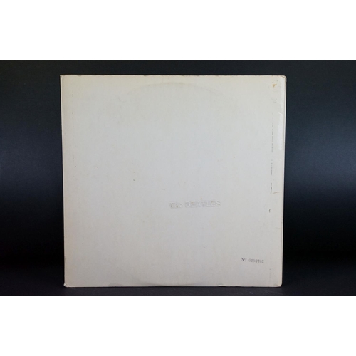 696 - Vinyl - 3 The Beatles LPs to include The White Album stereo top loader No.0193702 name to rear sleev... 