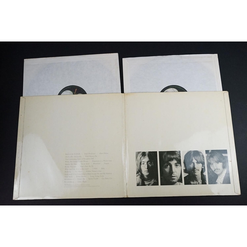 696 - Vinyl - 3 The Beatles LPs to include The White Album stereo top loader No.0193702 name to rear sleev... 