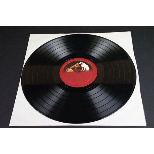 8 - Vinyl - Elvis Presley Rock 'N’ Roll. Original UK 1957 pressing, gold lettering, Side B: Track 6 is n... 