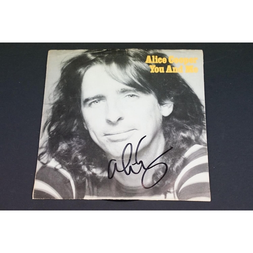 251 - Vinyl / Autograph - 49 Alice Cooper 7” singles including many demos promos, foreign pressings, pictu... 