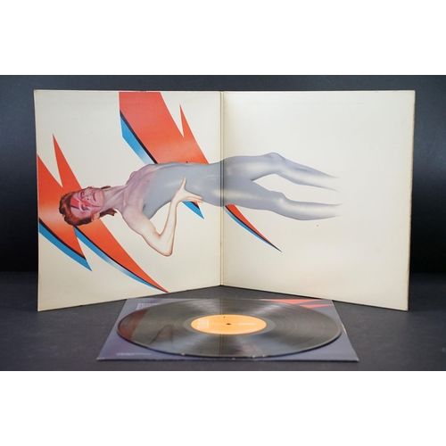 392 - Vinyl - David Bowie Aladdin Sane (RCA 1001) orange RCA Victor label, Victor to right, gatefold sleev... 